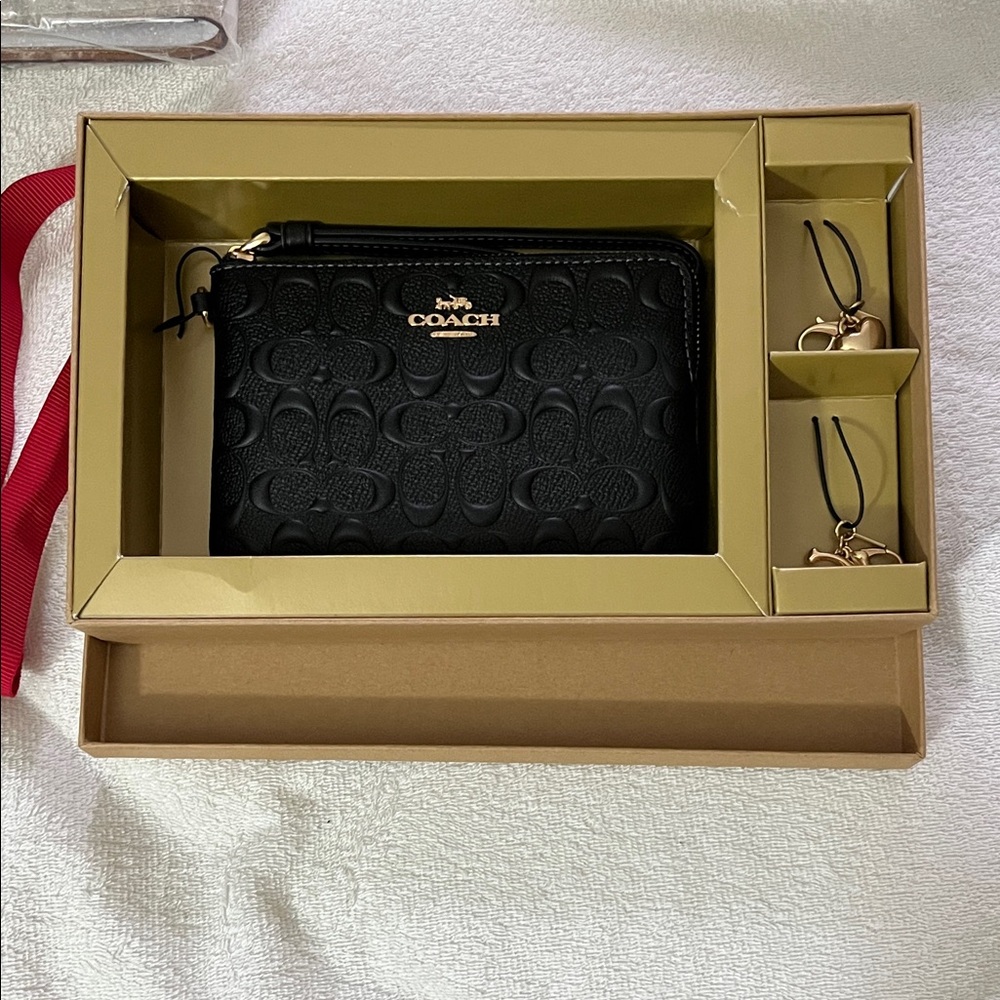 Coach Wristlet Gift 🎁 Set - Picture 4 of 5